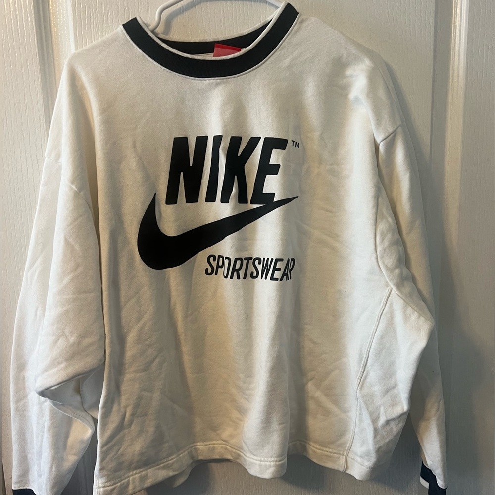 NIKE sportswear swoosh crewneck size XL women’s